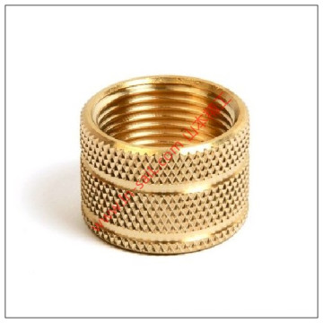 Proveedor de China fabricante de nueces redondas moleteadas de cobre amarillo estriado para plásticos